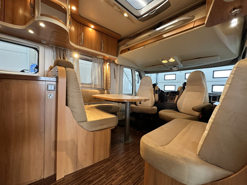 Hymer B 654 CL – Lit pavillon – Four – Camping-car intégral haut de gamme