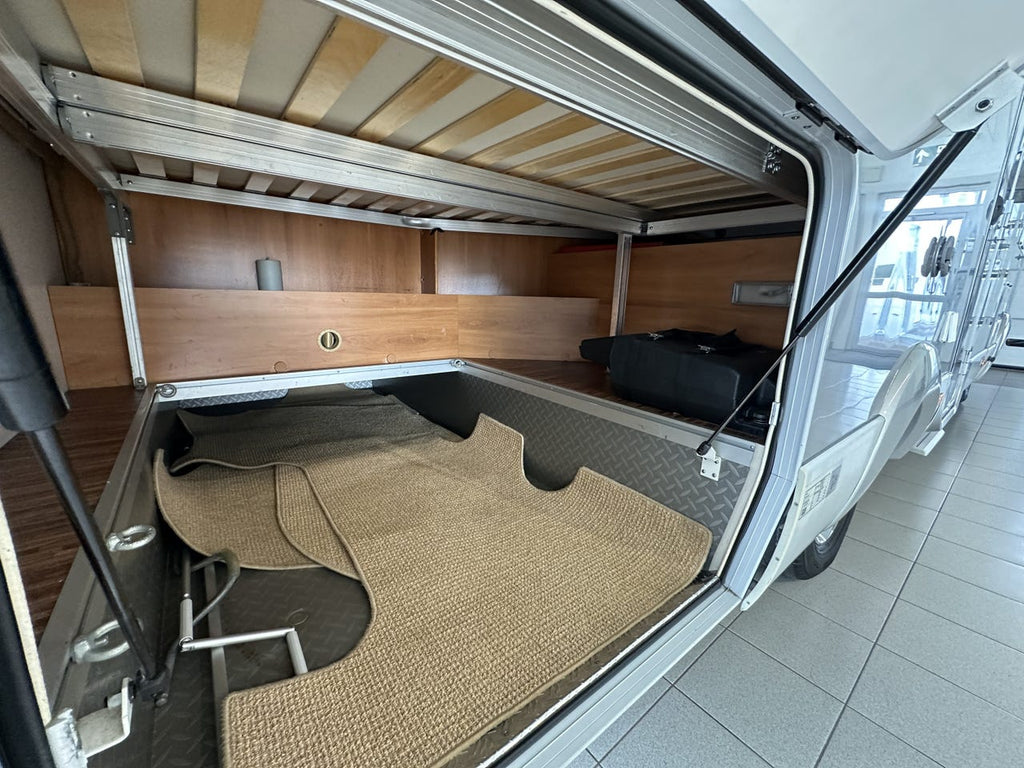 Hymer B 654 CL – Lit pavillon – Four – Camping-car intégral haut de gamme