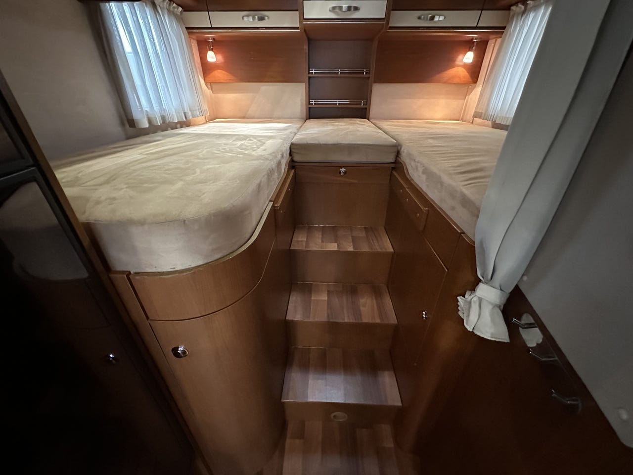 HYMER B 578 – 63 000 km – Camping-car intégral haut de gamme – État remarquable