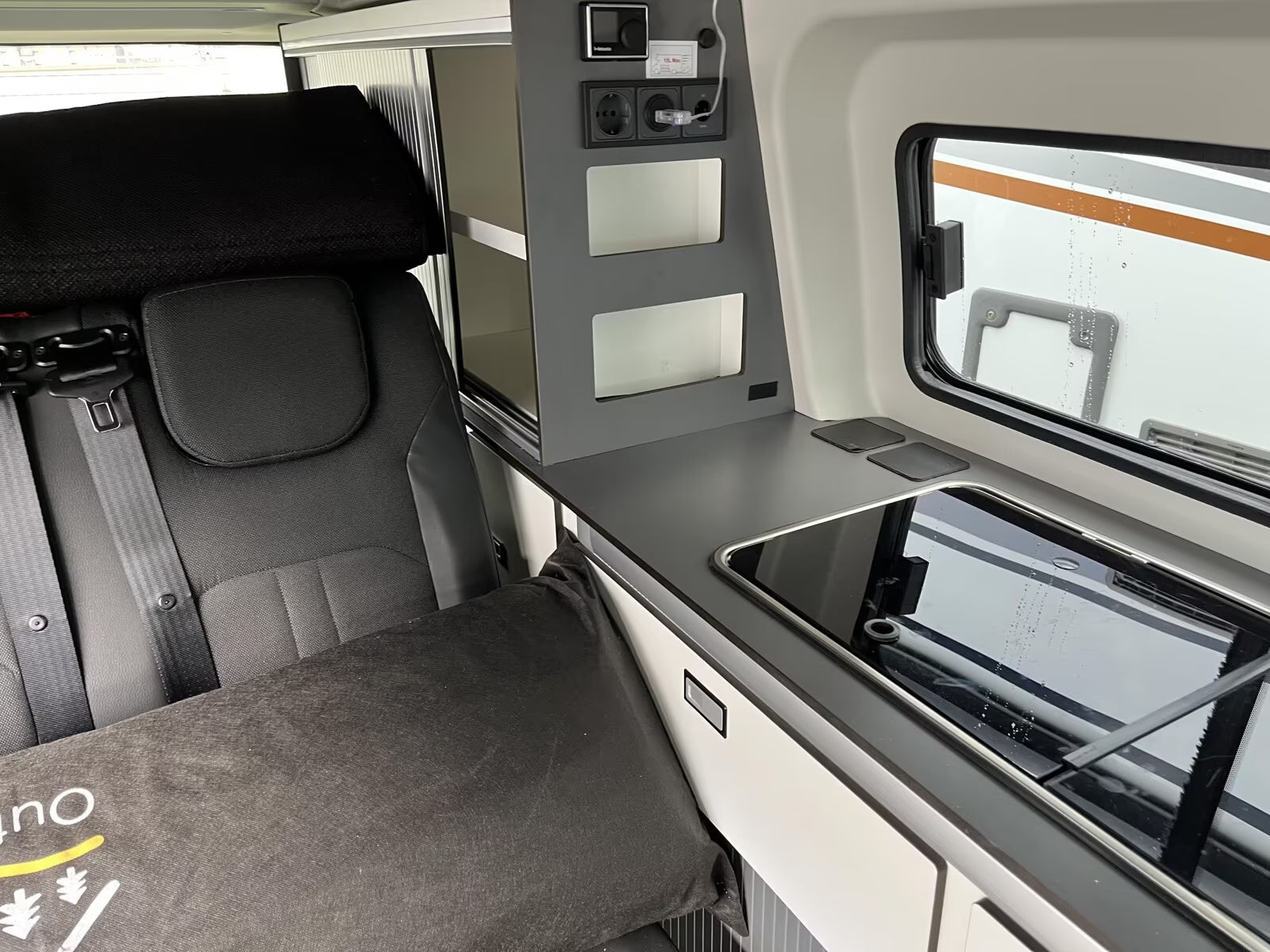 Ford Transit Custom aménagé – 2023- Panama P 10S