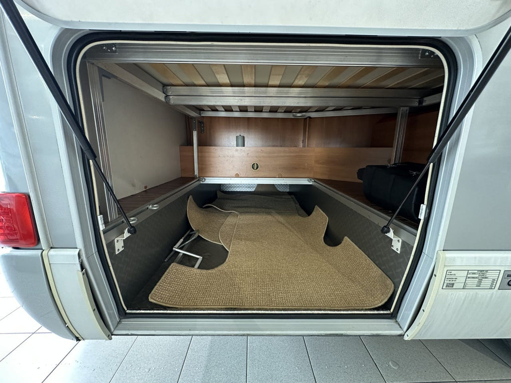Hymer B 654 CL – Lit pavillon – Four – Camping-car intégral haut de gamme