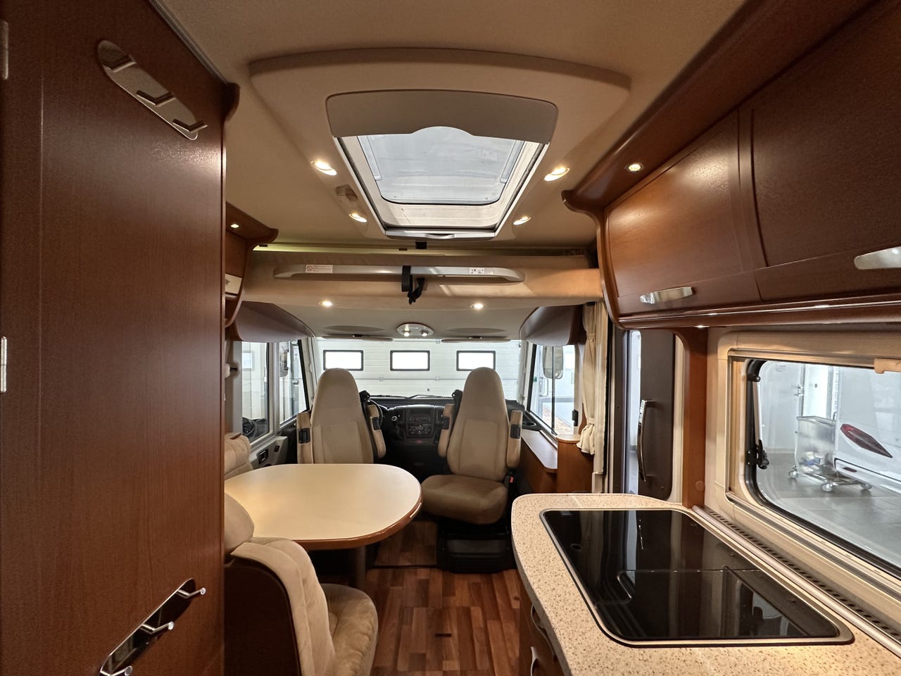 HYMER B 578 – 63 000 km – Camping-car intégral haut de gamme – État remarquable