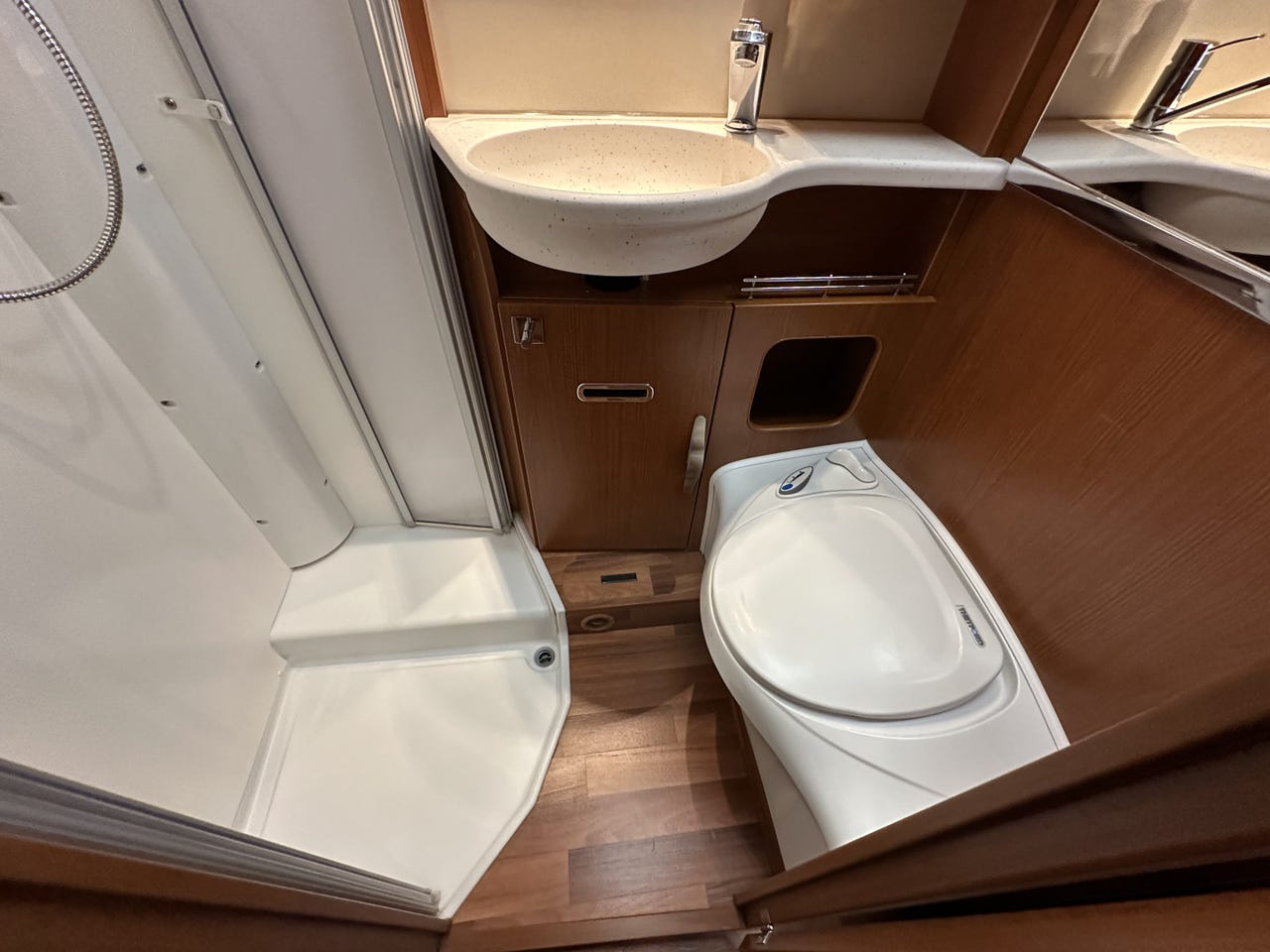 HYMER B 578 – 63 000 km – Camping-car intégral haut de gamme – État remarquable