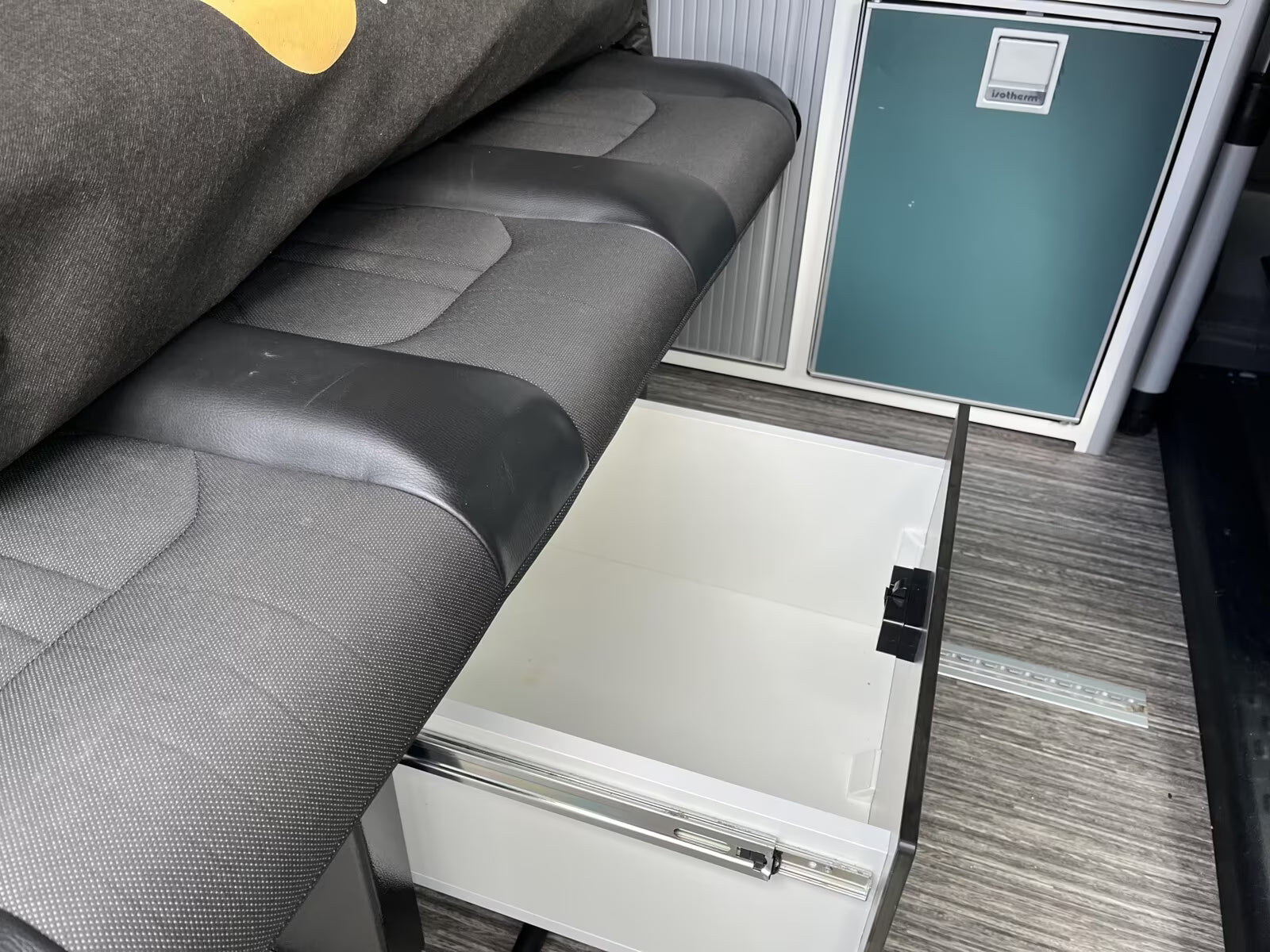 Ford Transit Custom aménagé – 2023- Panama P 10S