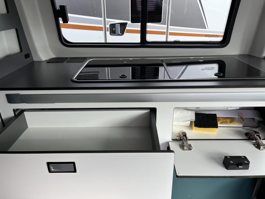 Ford Transit Custom aménagé – 2023- Panama P 10S