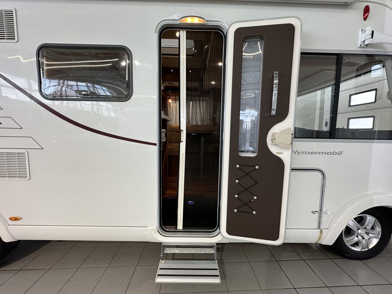 HYMER B 578 – 63 000 km – Camping-car intégral haut de gamme – État remarquable